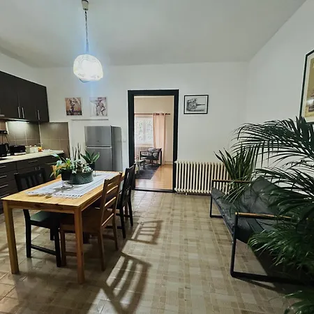 Black And Ginger Lägenhet *